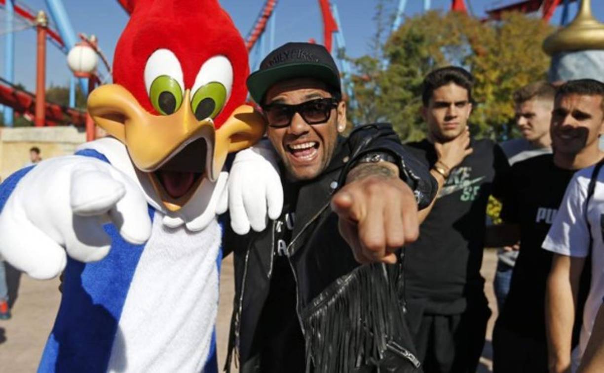 Dani Alves compartió con el Pájaro Loco.