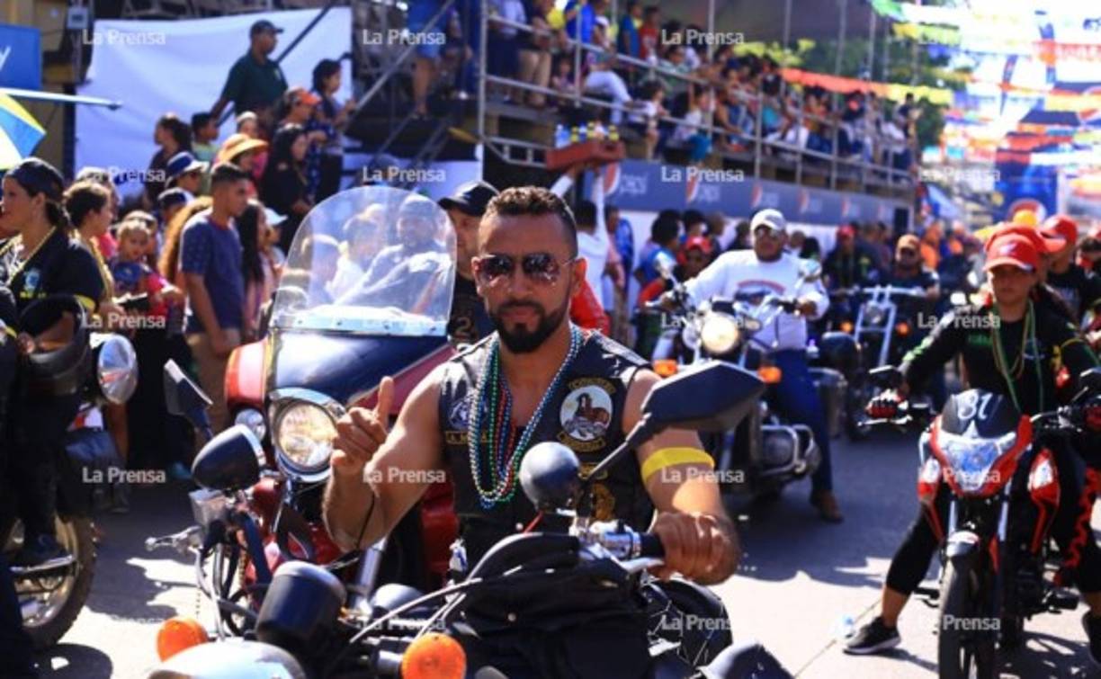 Emoción, belleza, adrenalina, color, de todo un poco es lo vivido por los ceibeños este día. Foto: Melvin Cubas.