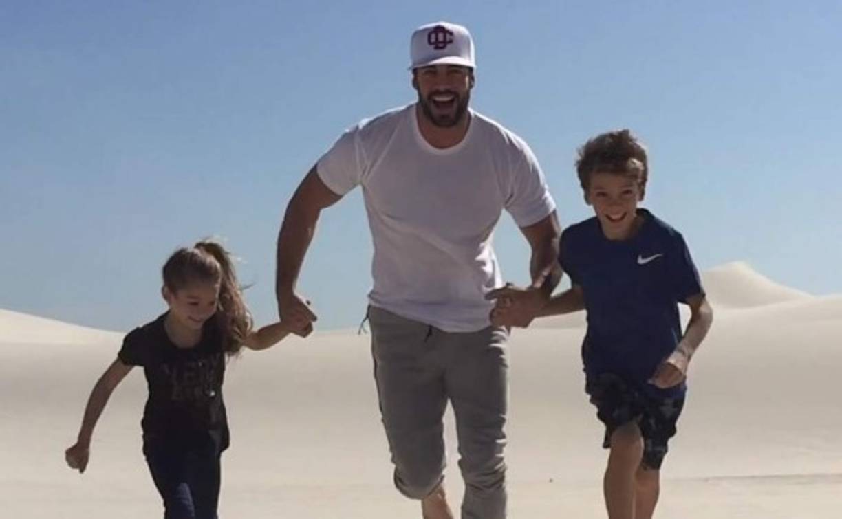 Desde hace dos semanas la aventura de William Levy en Sudáfrica ha tomado un giro muy familia.