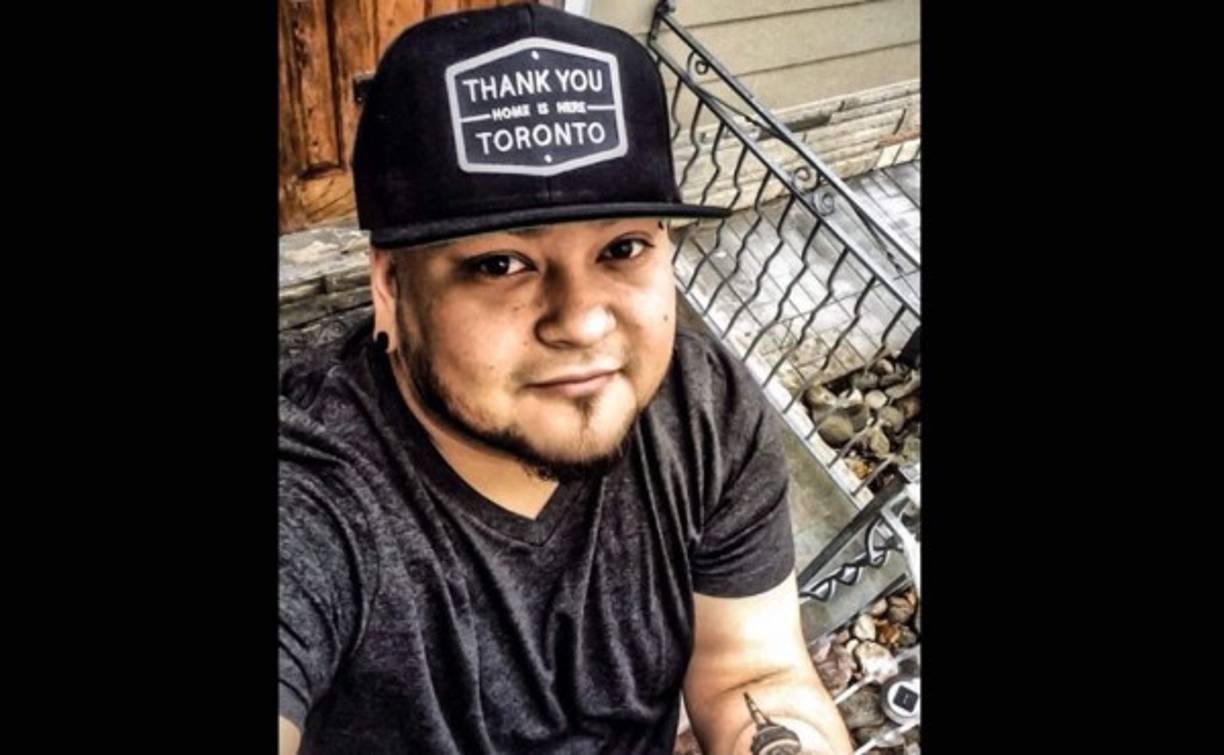 La posibilidad de emigrar a Canadá de manera legal incentivo a la joven madre a hacer maletas y luchar junto a su pequeño vástago por el sueño canadiense.