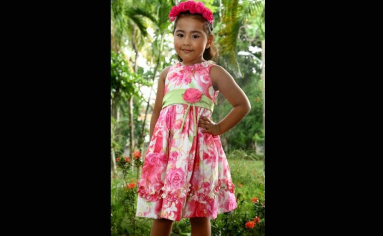 Mayleen Pineda: Con cinco años representa a la residencial Villa Valencia.