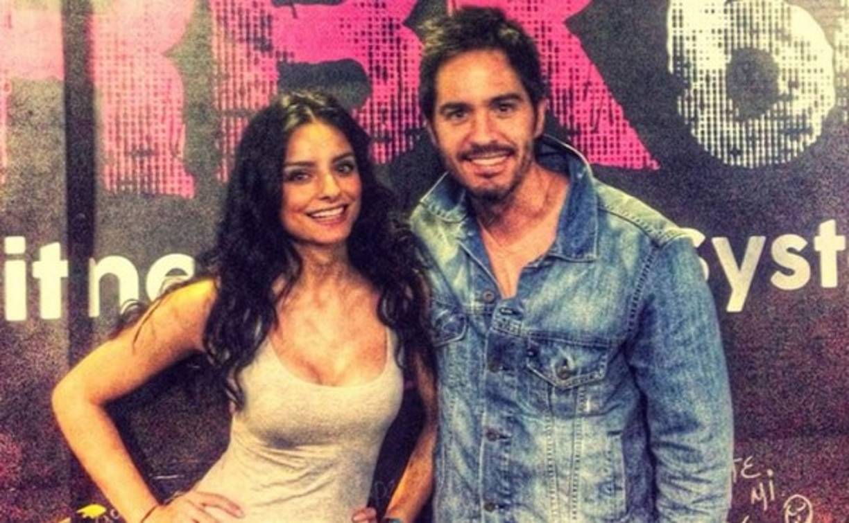 Mientras tanto la pareja disfruta de los momentos que están juntos.