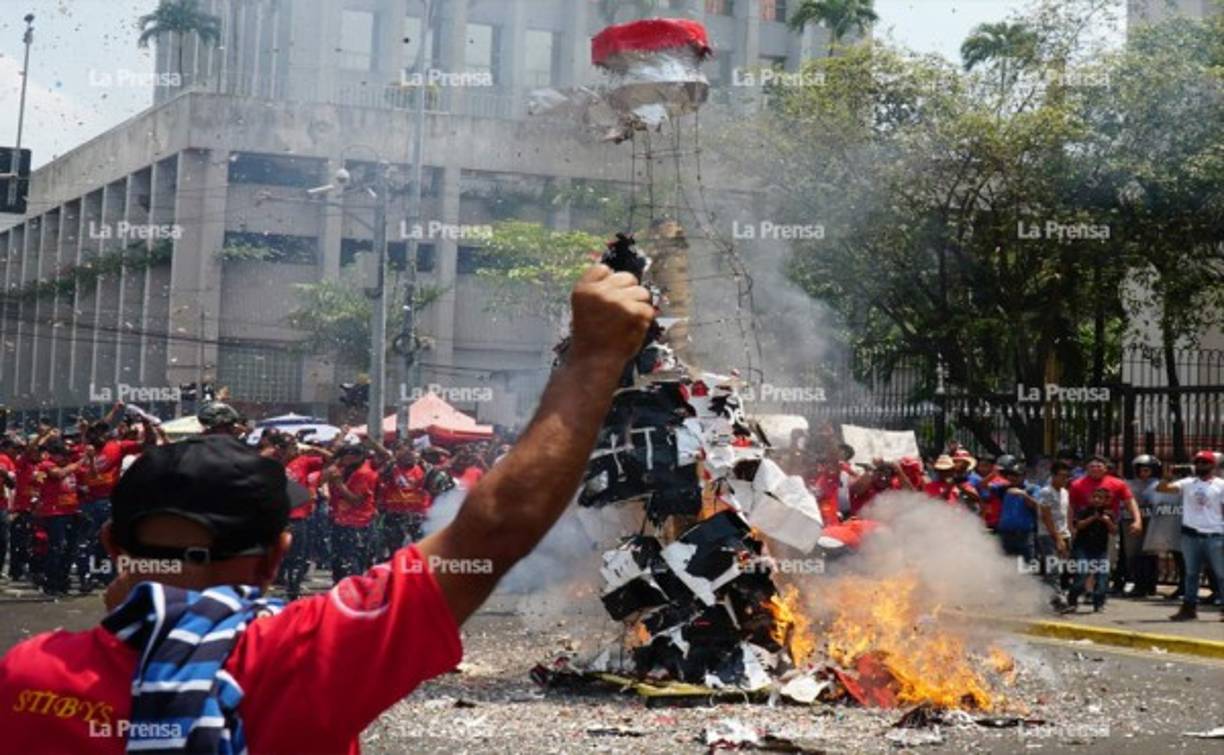 Los obreros también demandan mejoras en los hospitales, a nivel de educación y el combate a la corrupción.