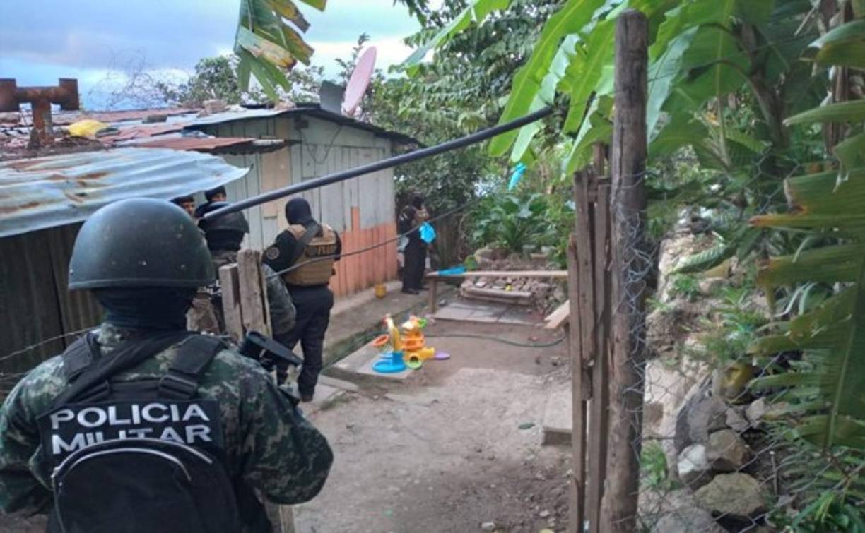 Con allanamientos, detenciones y decomisos contrarrestan estructuras extorsivas que operan en los sectores de Lomas del Norte y Canaán de Tegucigalpa.