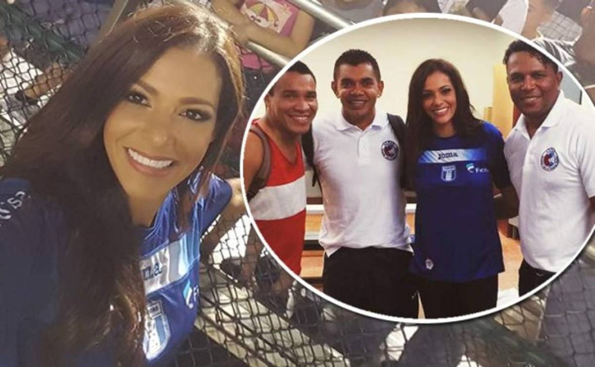 Nathalia Casco estuvo este fin de semana en partido de fútbol junto a varios legionarios.