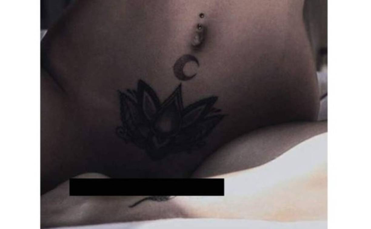 Como parte de su excentricidad, la modelo de 15 años publicó una foto en la que aparentemente está desnuda del vientre para abajo, algo muy parecido a un dibujo que ya había publicado con anterioridad. <br/>