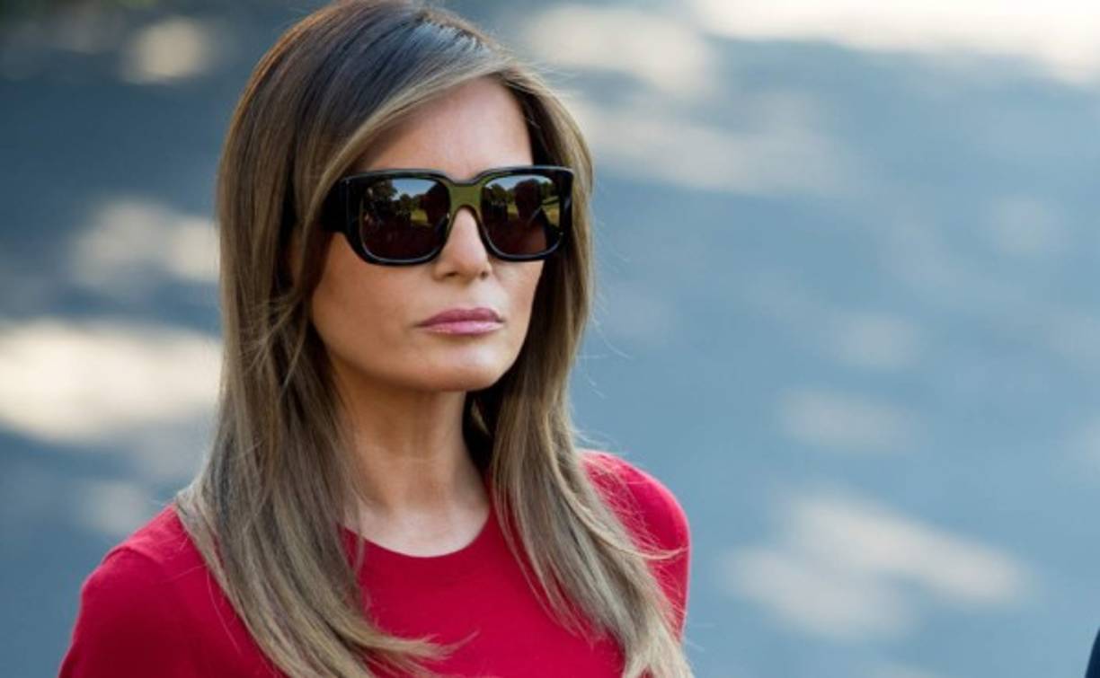 El presidente de EEUU, Donald Trump, emprendió su viaje a Bruselas en compañía de su esposa, Melania Trump, quien volvió a ser el centro de atención.