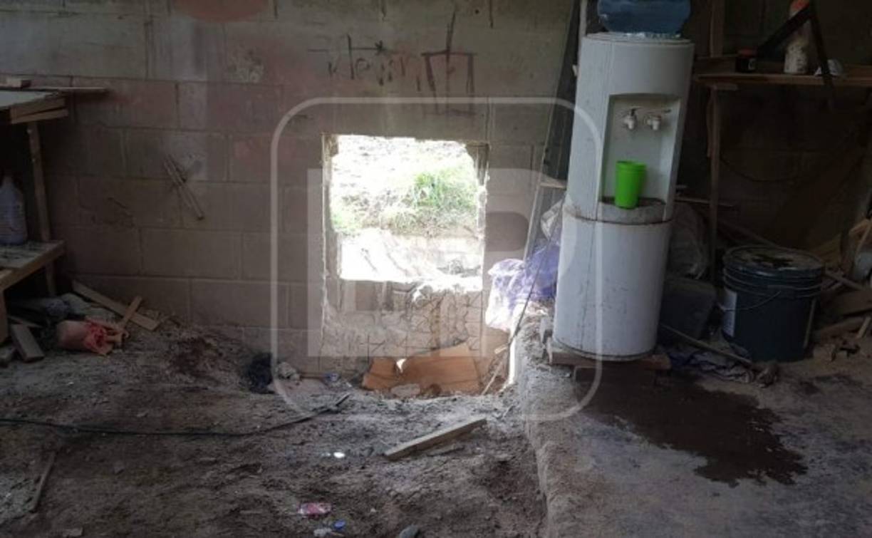 El mediodía del miércoles, 12 jóvenes se fugaron del Centro de Menores Infractores El Carmen, de San Pedro Sula. Los individuos utilizaron un hoyo para escapar de las autoridades.