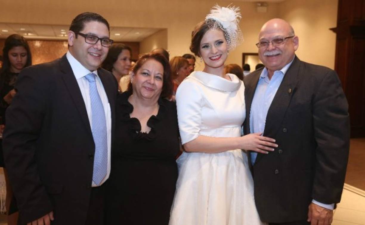 Gustavo Bueso, Carolina Padget, María Nelly Paredes y Gustavo Bueso .
