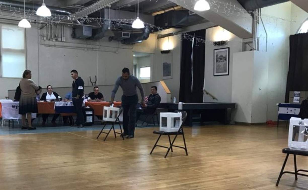 Ciudadanos hondureños votaron en Los Ángeles.