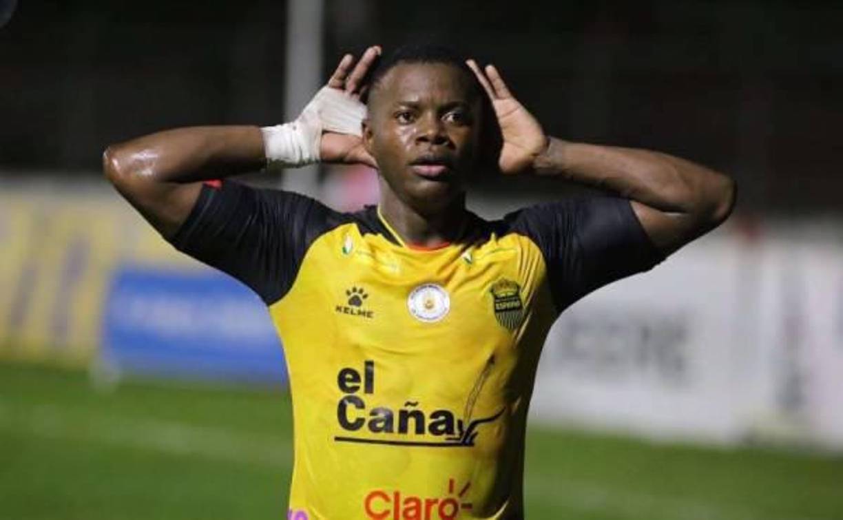 Júnior Lacayo: Está en duda la continuidad del atacante en el Real España de cara a la próxima campaña. Le restan seis meses de contrato, pero podría rescindirlo para convertirse en agente libre y negociar con cualquier equipo.