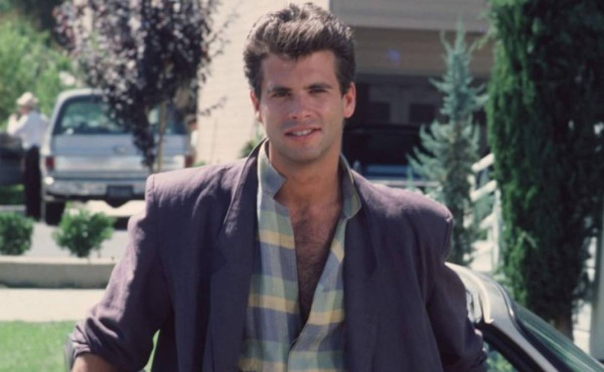 Sus inicios en le mundo del cine fueron trabajando en el año 1969 en la película, 100 Rifles, donde su padre es el protagonista. De joven quería ganarse la vida como piloto de carreras, participando de vez en cuando en alguna competición.