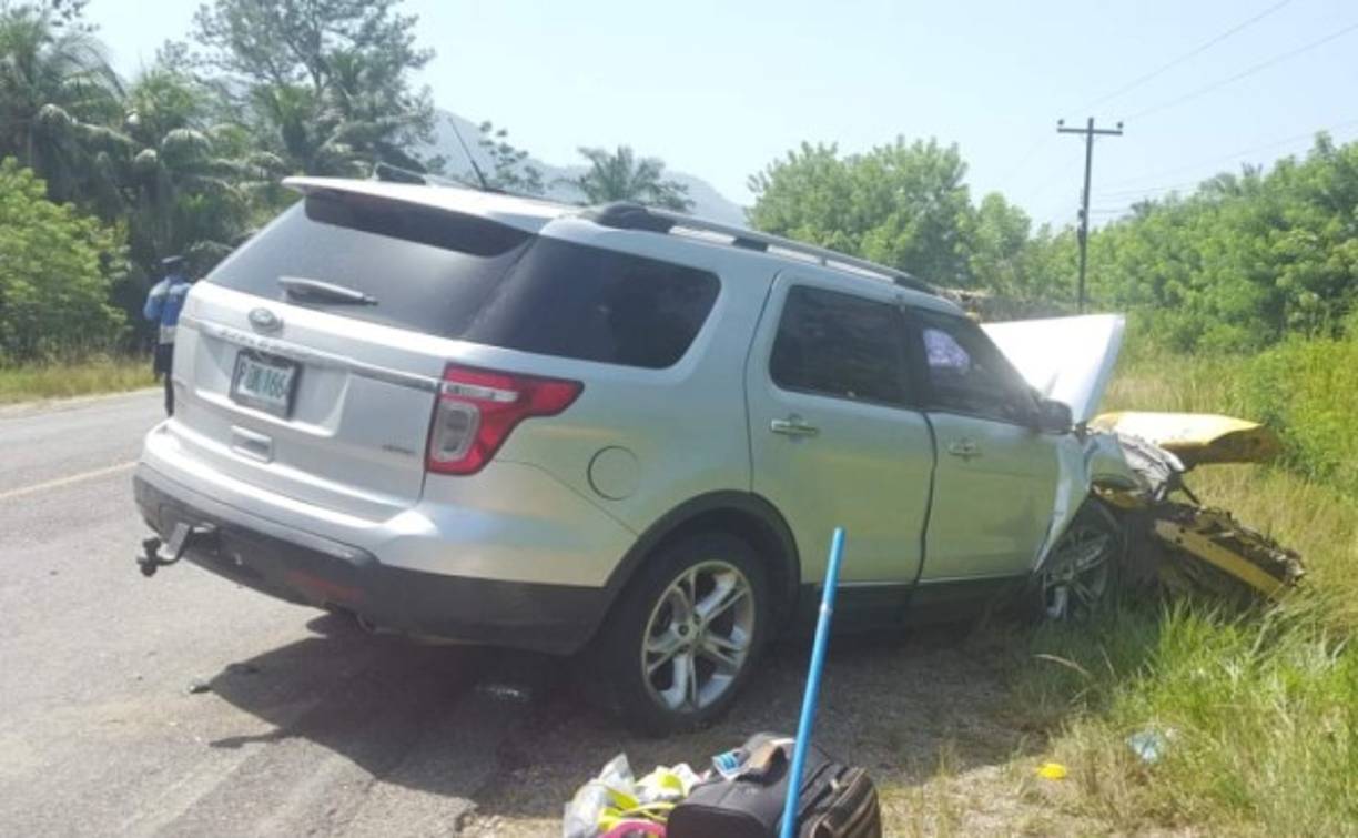 El conductor de la camioneta fue arrestado por la Policía para efectos de investigación.