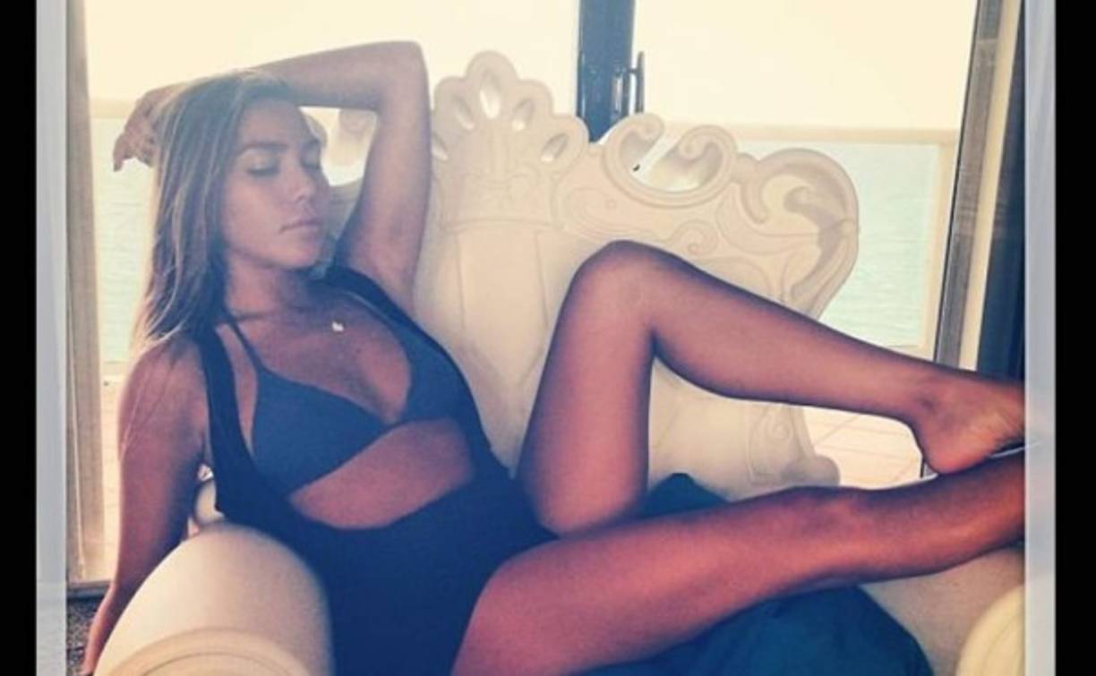 Pero mientras esperamos a que la revista publique todas las fotos podemos echar un ojo a sus sexys imágenes que comparte en Instagram y lo mejor de esto...