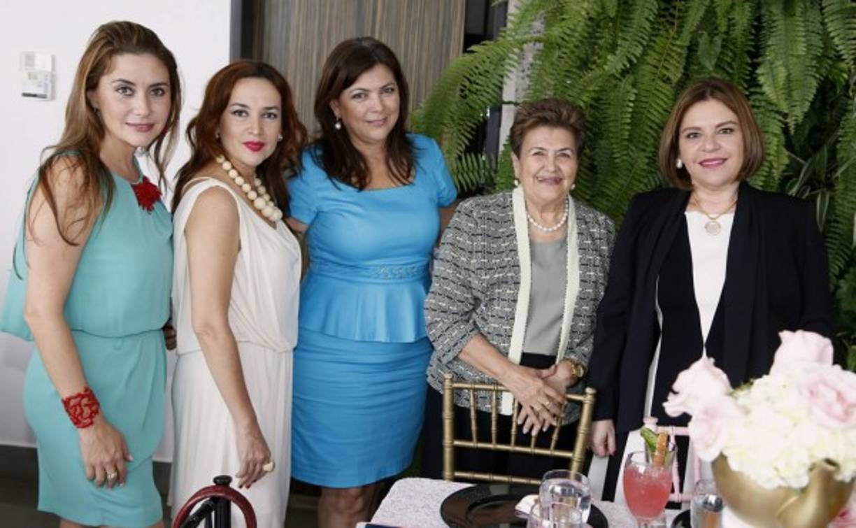 Karina Jaar, Sandra Kafati, Mayra Welchez, Magdalena Arías y Patty Canales.