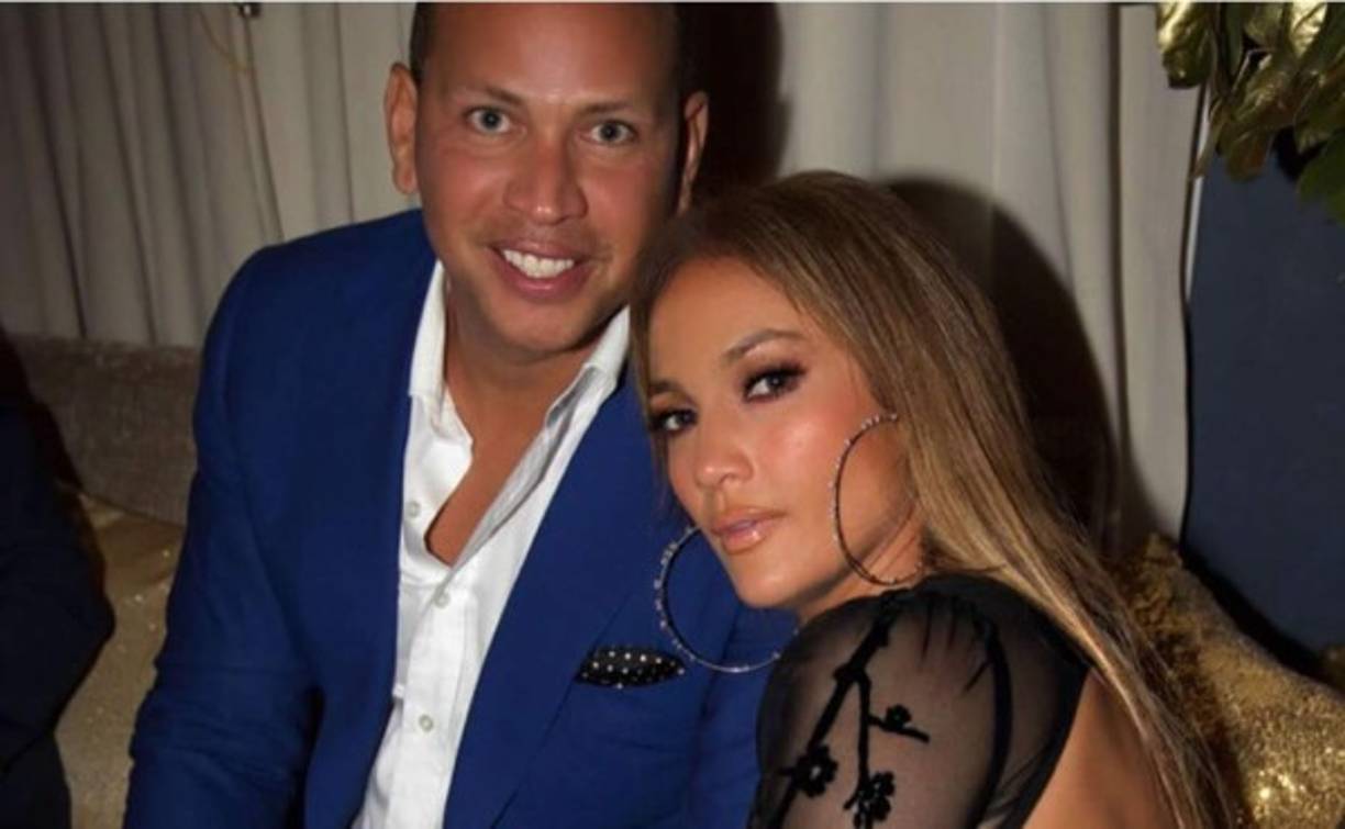 Jennifer López y Alex Rodríguez se han vuelto inseparables y como cuenta de ello, la pareja festejó su cumpleaños en una celebración conjunta.<br/>¡Mira las fotos de la fiesta!