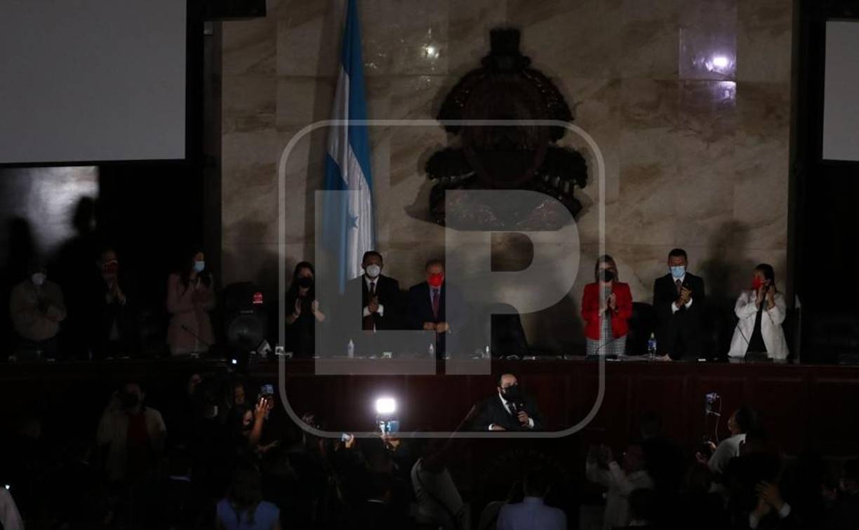 Redondo y los demás miembros de la directiva fueron designados en medio de múltiples dificultades, como el corte de energía eléctrica. 