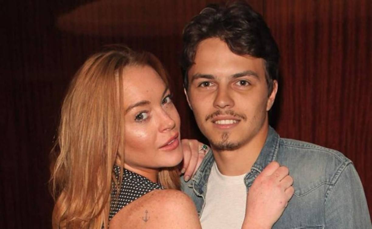 Víctima de violencia doméstica <br/>En 2016, Lindsay Lohan denunció a su entonces prometido, el millonario ruso Egor Tarabasov, de 23 años, de quererla estrangular y casi matarla. En redes sociales también se hizo viral un video en el que se ve a Egor maltratando a Lindsay en la playa.<br/>