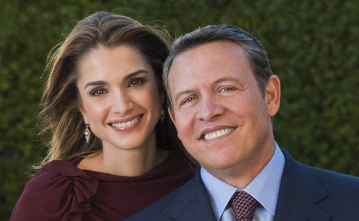 Rania de Jordania se casó en 1993 con el rey Abdullah II. Es una mujer hermosa e inteligente. Ha sido reconocida en dos ocasiones por la revista Forbes entre las cien personas más influyentes del mundo.