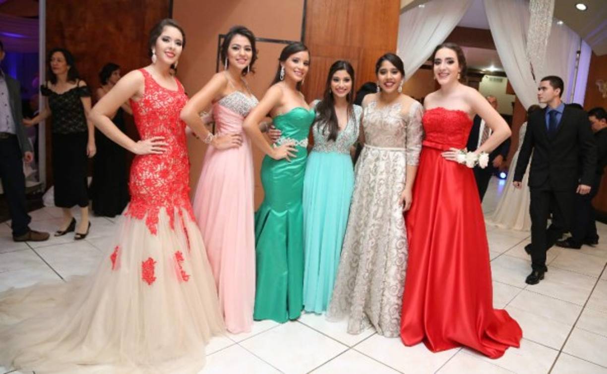 Victoria Paredes, Ana Lucía Torres, Seily López, Sofía Palacios, Andrea Martínez y Alexandra Handal.
