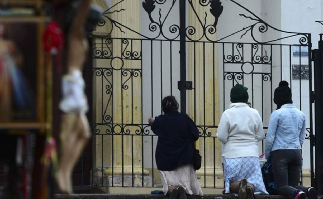 Los hondureños conmemoran este miércoles los 274 años del hallazgo de la virgen de Suyapa, la patrona de Honduras, por primera vez en la historia con la basílica menor cerrada y sin poder participar en la peregrinación católica más importante del país debido a la pandemia de la covid-19.