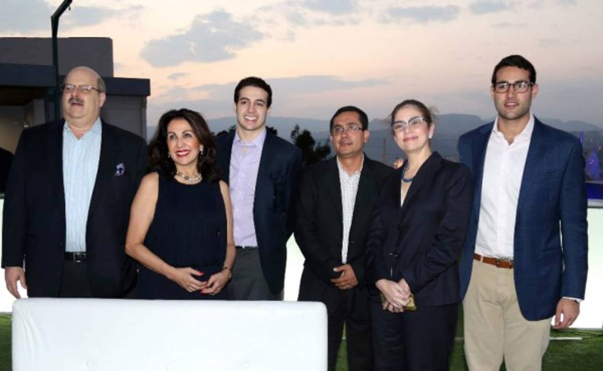Jorge Shibli, Carolina y Jorge Andrés Canahuati, Dennis Oliva, Ruth Marie Sabillón y Rodrigo Canahuati.