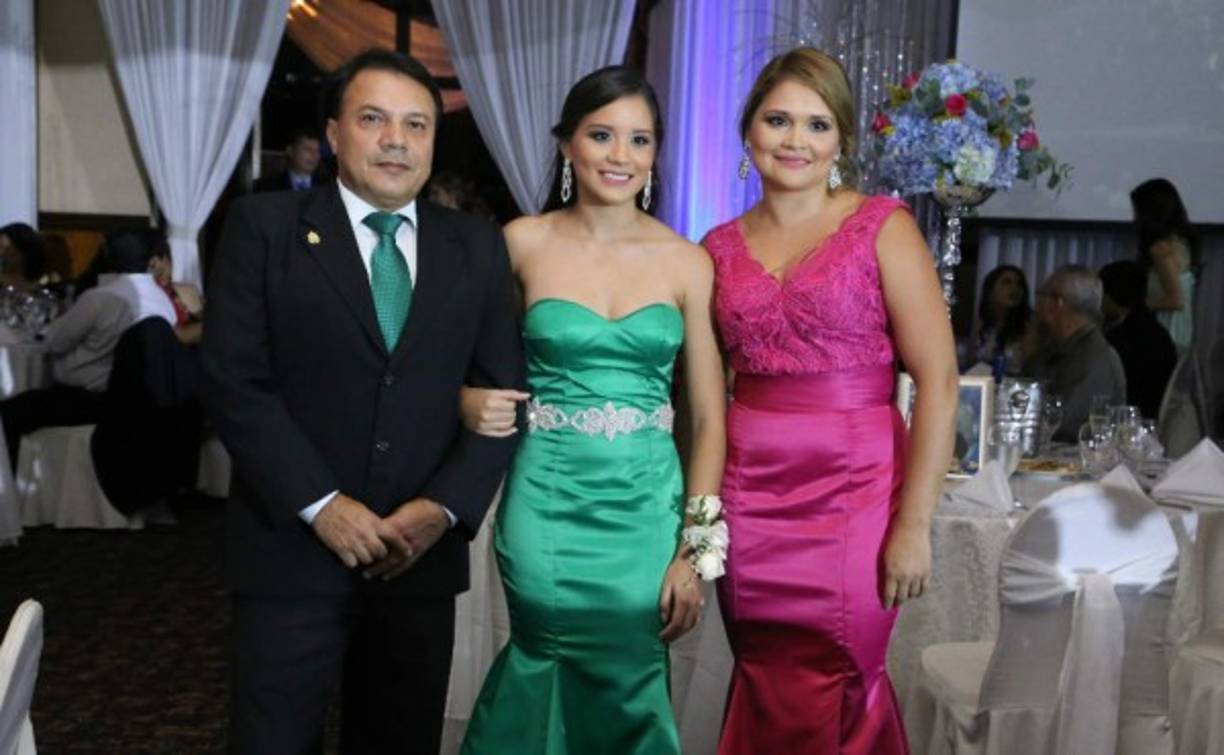 Omar, Seily y Seily López .