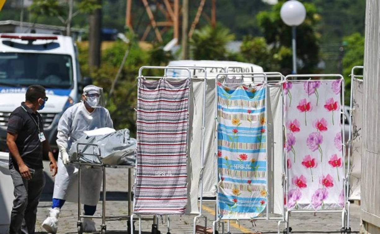 Ester Melo fue ingresada en un centro médico debido a una insuficiencia respiratoria, dio positivo por COVID-19 y durante la semana en la que permaneció internada antes de fallecer los familiares fueron testigos de una cadena de negligencias.<br/><br/>Según Fernandes, tan solo había un respirador, la máquina de rayos X no funcionaba, no se realizó su transferencia a una Unidad de Cuidados Intensivos y los familiares se vieron obligados a comprar los medicamentos porque no había más en el centro médico.