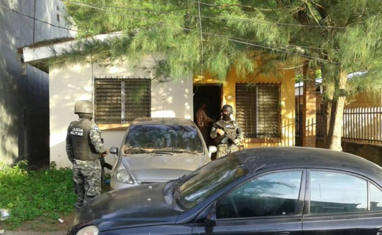 La 'Operación Fantasma' ejecutó este viernes el aseguramiento de ocho viviendas, dos tiendas, 23 terrenos y un colegio en la zona norte de Honduras.