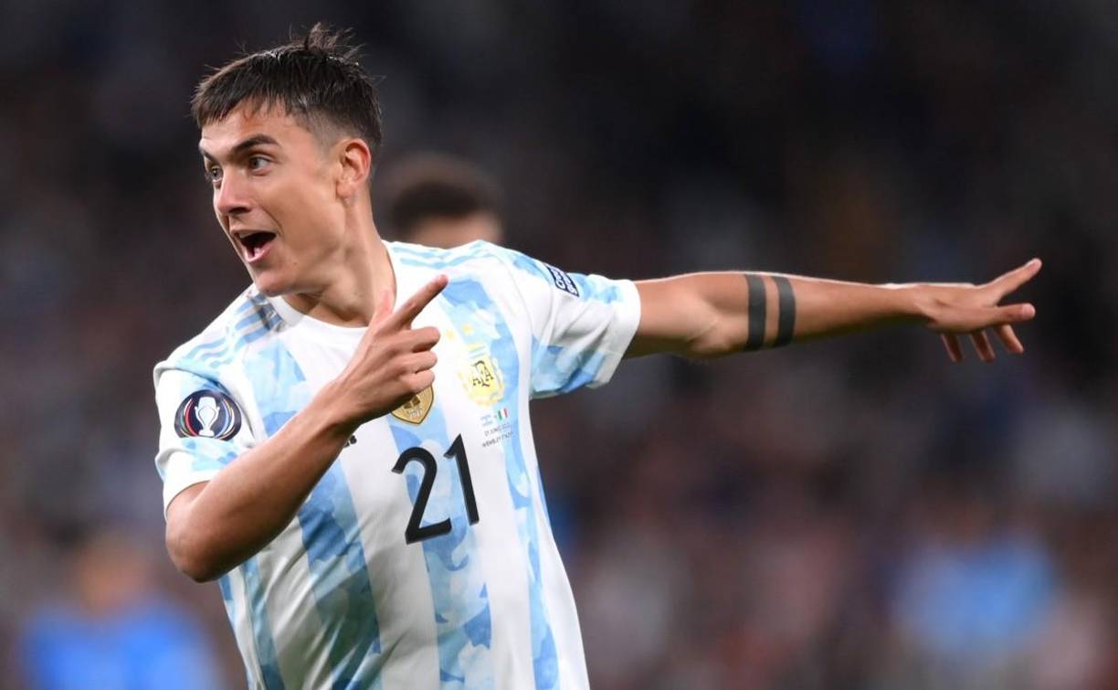 Paulo Dybala (28 años) - El delantero de la Roma de la Serie A de Italia tiene un valor de mercado de 35 millones de euros.