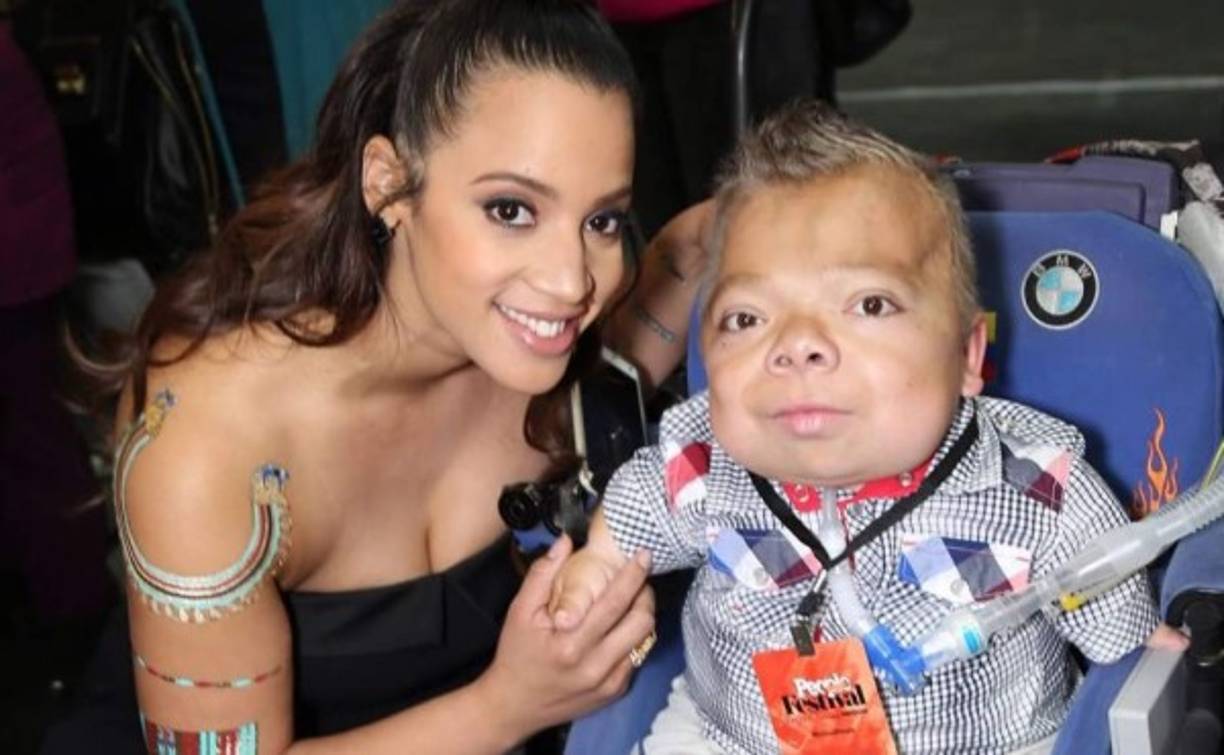 La actriz Dascha Polanco con Christopher Alvarez.