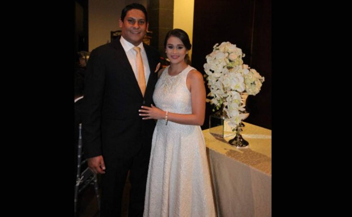 Los enamorados Sergio Pineda y Andrea Larios.