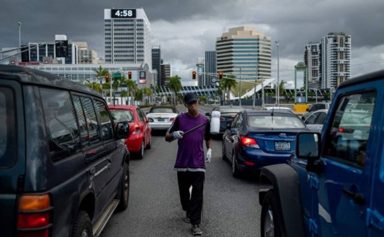 Puerto Rico, un territorio libre asociado de EEUU con limitada autonomía, se sumó a los siete estados norteamericanos para ponerle fin al confinamiento.