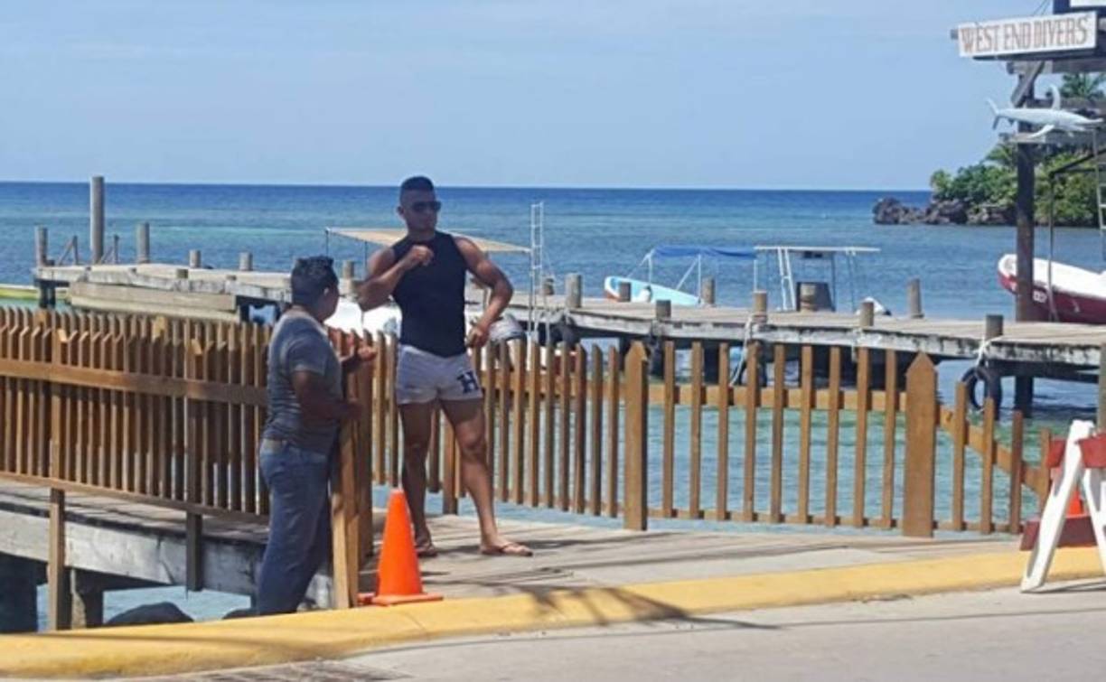 Hasta el momento las autoridades policiales no han capturado a nadie tras el tiroteo que dejó dos personas muertas y algunos heridos.