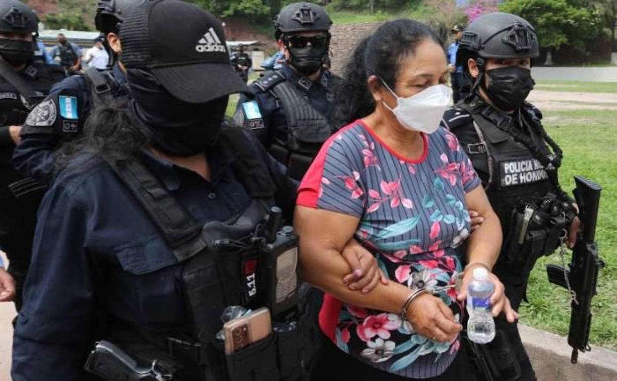 Pero, a pesar de aceptar su culpa, podría enfrentar una cadena perpetua o solo 10 años en prisión.