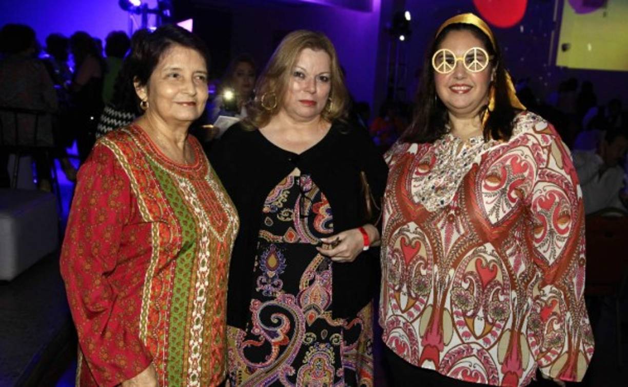 Liliana Paredes, Claudia Bueso y Alexandra Lockmer.