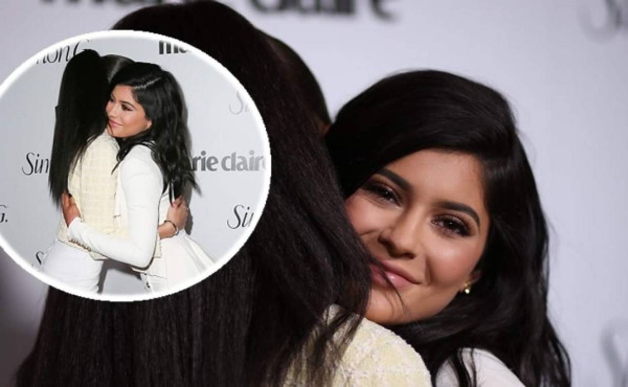 Para muchos este fue una abrazo hipócrita entre Kylie Jenner y Zendaya en la gala de Marie Claire.