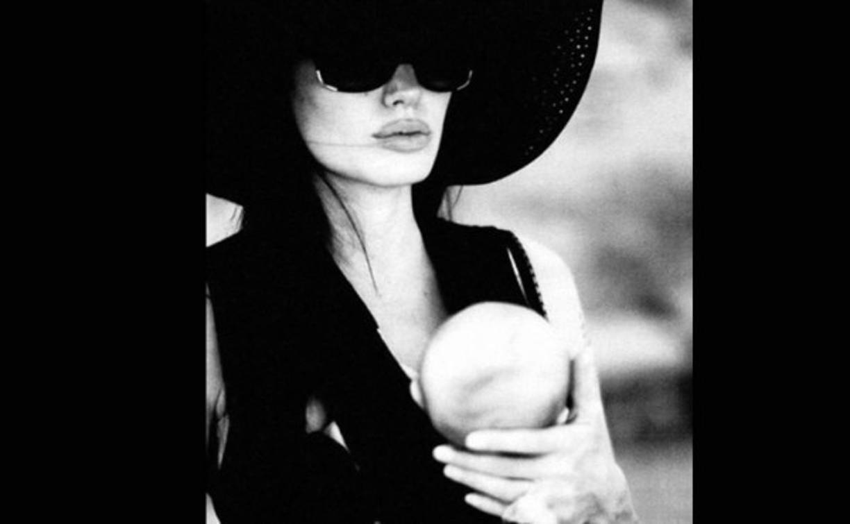 Las fotos más íntimas de Angelina Jolie tomadas por Brad Pitt.