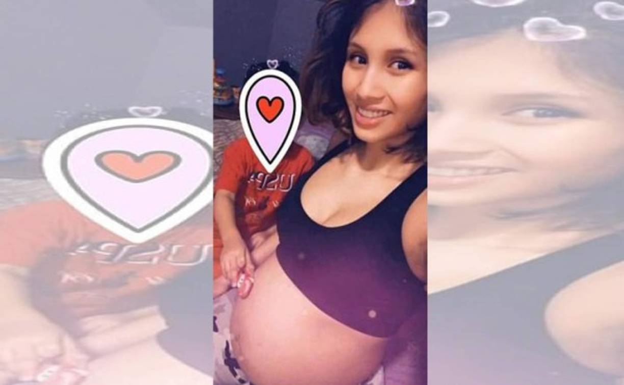 Según el informe, Clarissa le mostró un album de fotos de su hija cuando era bebé y de repente le colocaron un cable en el cuello y comenzaron a asfixiarla.