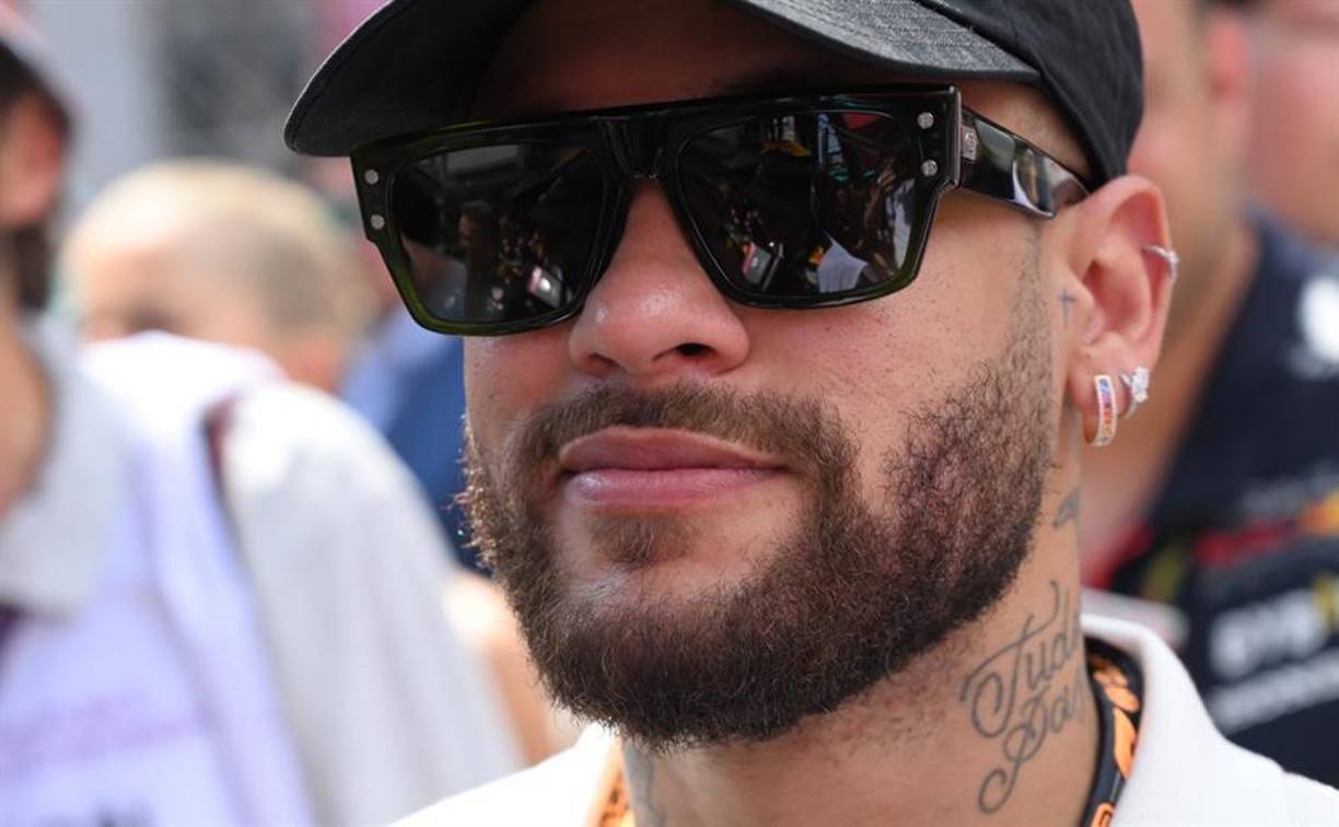 Sin embargo, el futbolista del PSG no se metió en polémicas en esta ocasión, sino que el protagonista sería un fanático que publicó una sorprendente noticia.