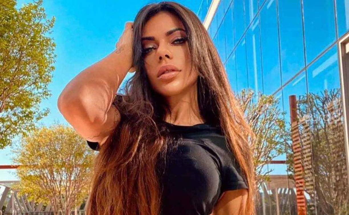 Susy Cortez, conocida por su apodo de “Miss BumBum”, reveló que Piqué la pretendió pese a que en ese momento el jugador tenía una relación sentimental con Shakira.