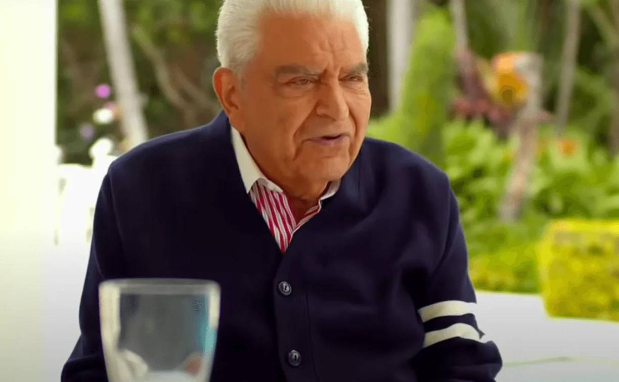 Para su primer programa eligió de invitado a Sebastián Yatra, así como la influencer Adriana Macías y el ex Menudo Xavier Serbiá, quien tiene su emisión de economía en CNN. Al preguntarle cómo está de salud, dijo sentirse bien y mantenerse ocupado le ayuda mucho.