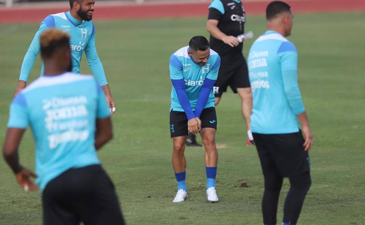 Omar Elvir es otro de los jugadores que la pasó bien en el ensayo de esta tarde previo a medirse a México en el Energy Stadium de Houston.