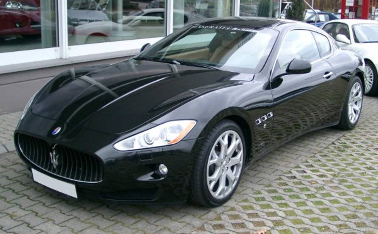 Maserati Grancabrio - 215 mil dólares.