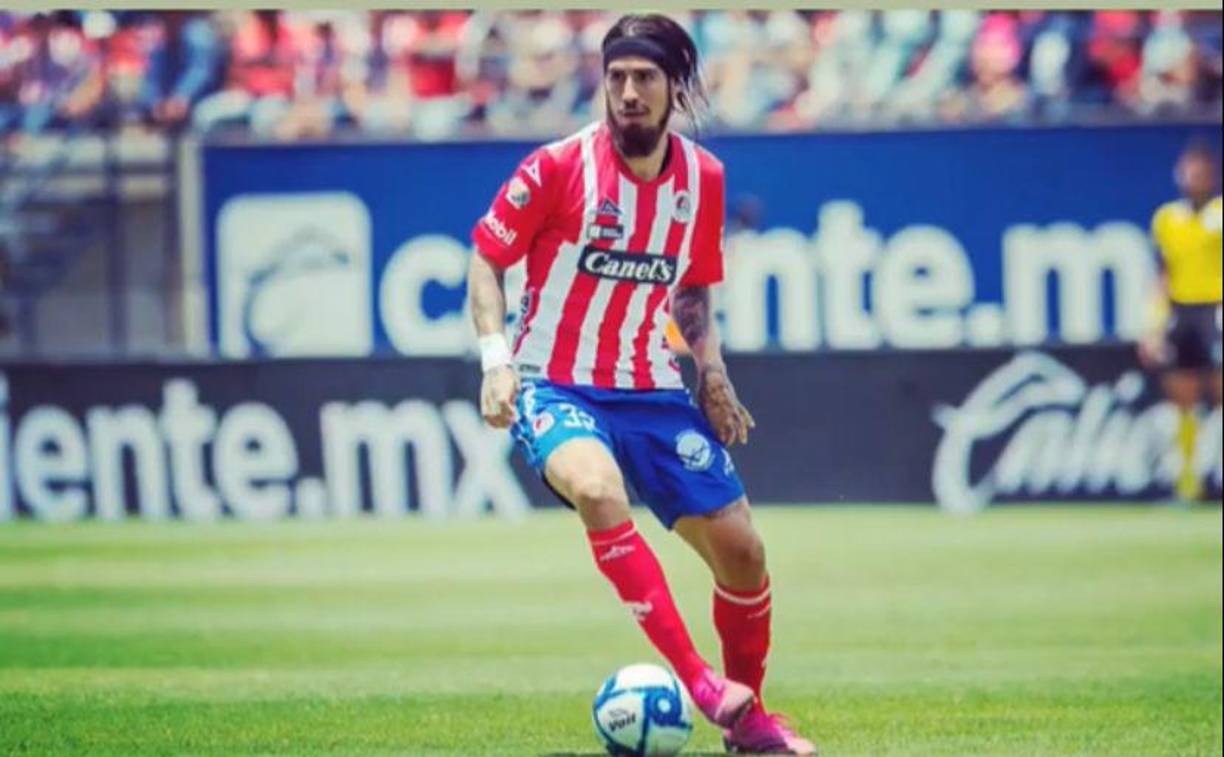 Ahora bien, Olé también desveló un diálogo entre un conductor de transporte en México que habría ayudado a la joven a escapar del país en 2020.