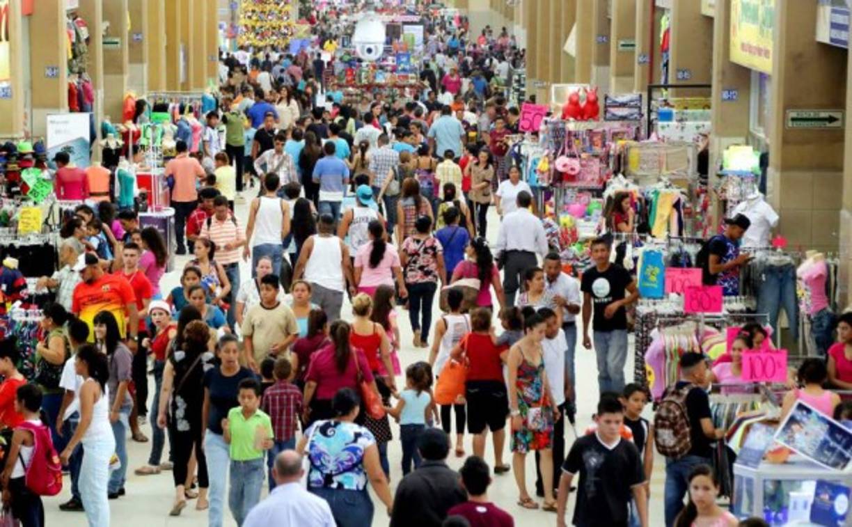 Las terminales terrestres y aéreas de la ciudad están listas para desplazar a miles de ciudadanos que aprovecharán las vacaciones de verano para viajar dentro y fuera del país.