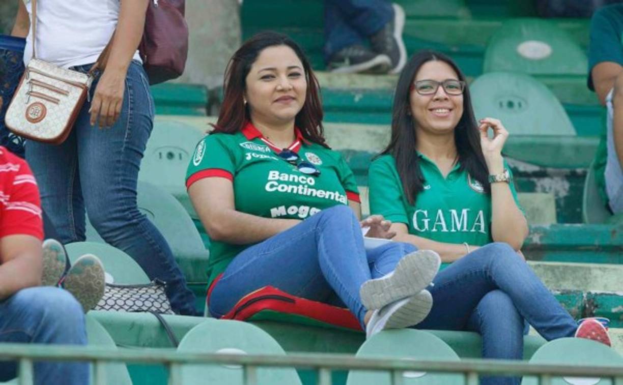 Las aficionadas del Marathón llegaron al sector de silla del Yankel Rosenthal.