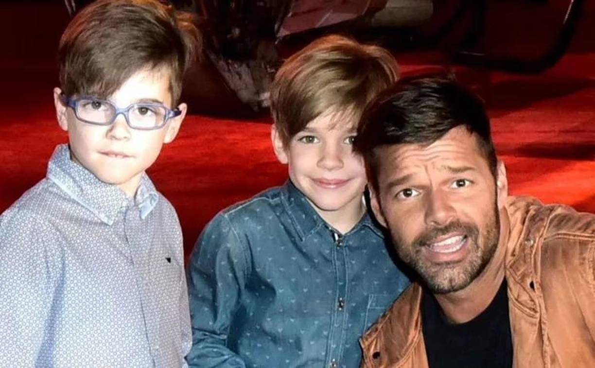 ¿Quién es Valentino? Es hijo de Ricky Martin y de su expareja, Jwan Yosef. Tiene un hermano mellizo, Matteo, y dos hermanos menores, Lucía y Renn, fruto de la gestación subrogada que Ricky Martin decidió comenzar en 2018. 