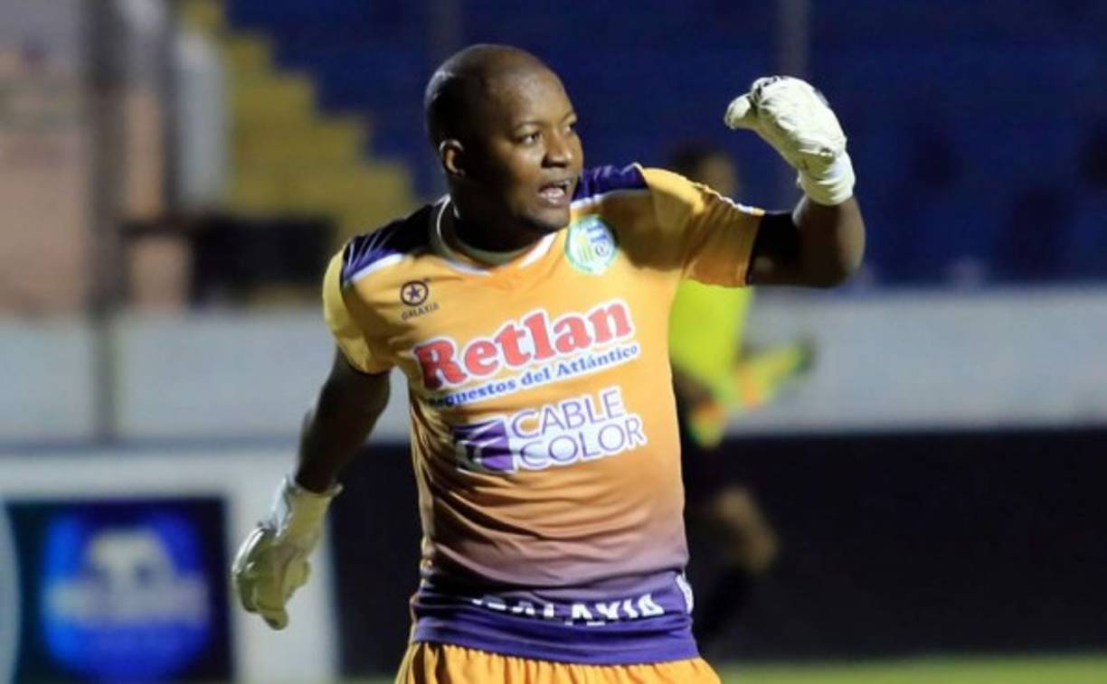 El portero hondureño Yul Arzú, que la pasada temporada jugó con el Juticalpa, ha sido la novedad en el entrenamiento de la Real Sociedad que inició la pretemporada este jueves.