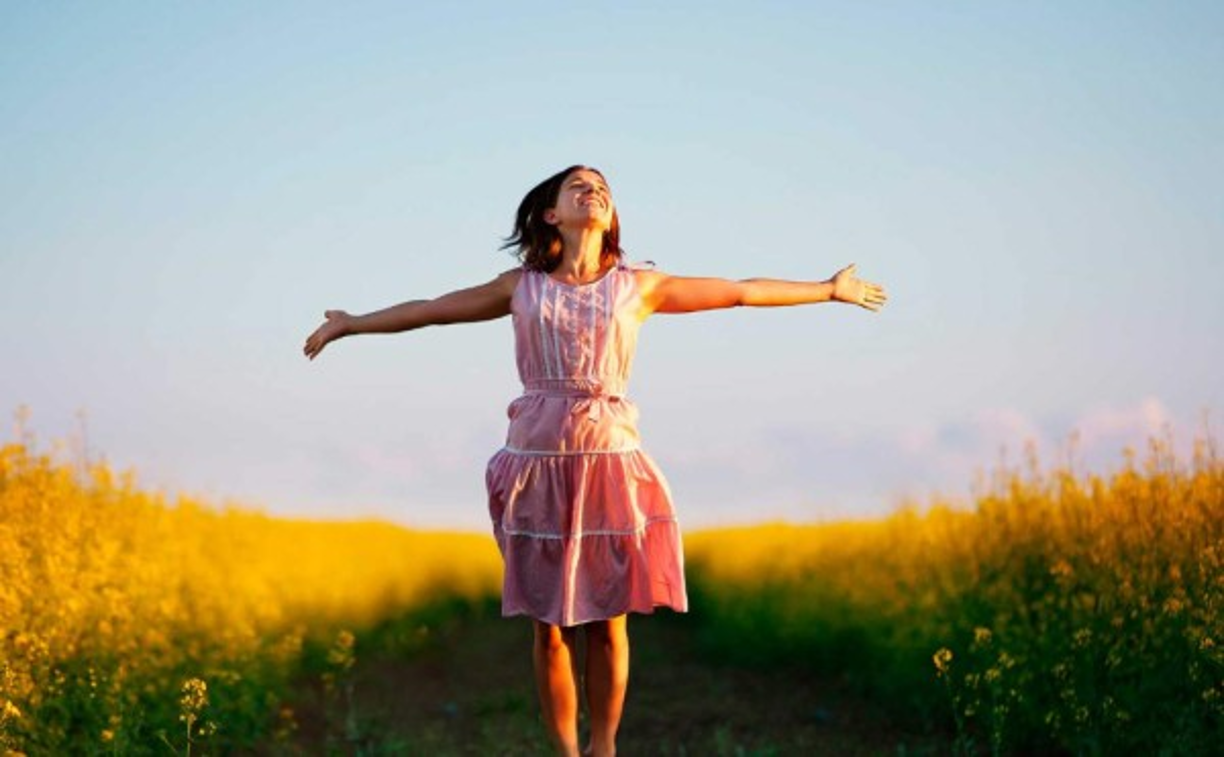 Si elegiste el símbolo 1: es hora de dejarlo todo y confiar en el universo. En lugar de tratar de luchar contra lo que es, simplemente da un paso atrás y permítete ir con el ritmo y el flujo de la vida. Ahora se te pide que dejes de empujar hacia <br/><br/>Evita tomar decisiones precipitadas, medita y deja que la quietud te guíe.